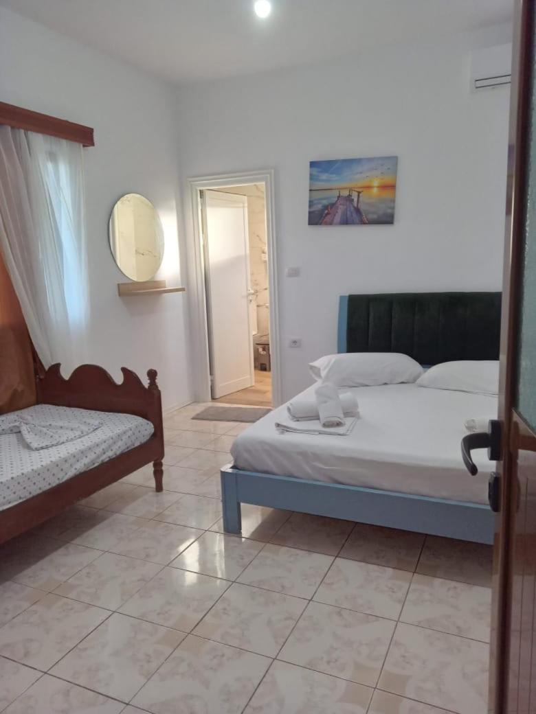 Vila Pasha Sarandë Exteriör bild