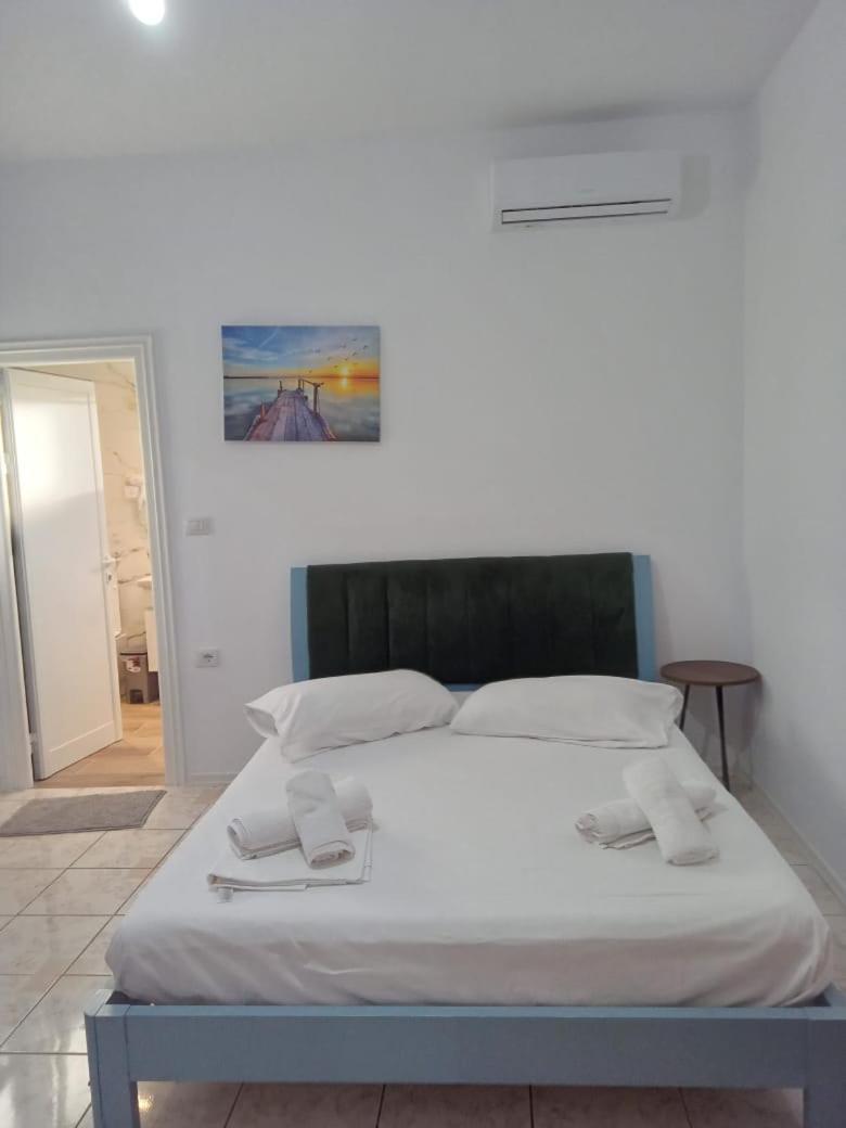 Vila Pasha Sarandë Rum bild